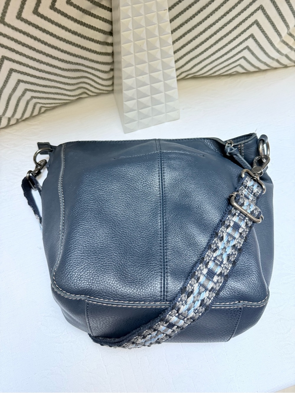 The Sak Navy Leather Crossbody with Detachable Guitar Like Strap - Picture 7 of 12